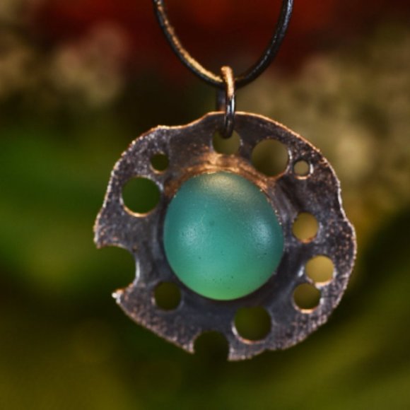 Antiqued Turquoise Round Sea-glass copper necklace - Picture 1 of 4